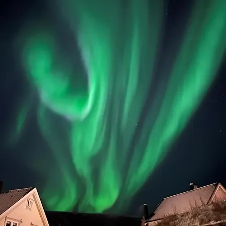 Sentralt Plassert Ved Sherpatrappen Tromsø