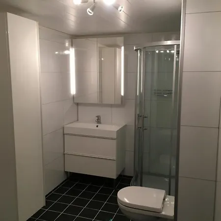 Sentralt Plassert Ved Sherpatrappen Tromsø